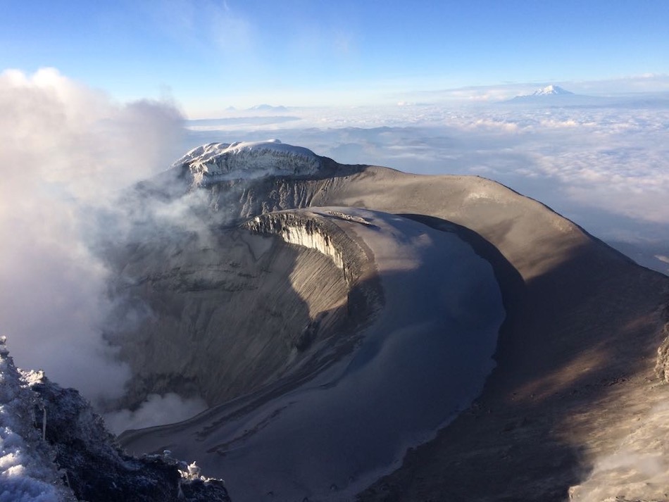 Cotopaxi Krater - Cotopaxi Crater Rim